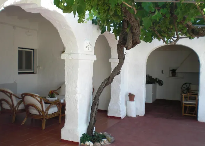 בית כפרי Binisaid Nou