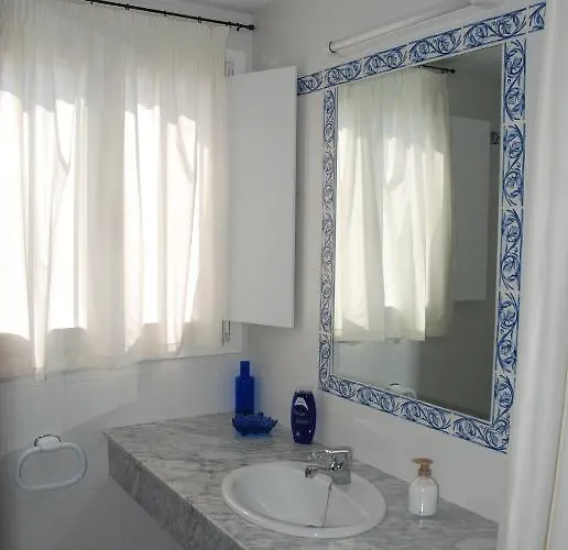 منزل ريفي Binisaid Nou